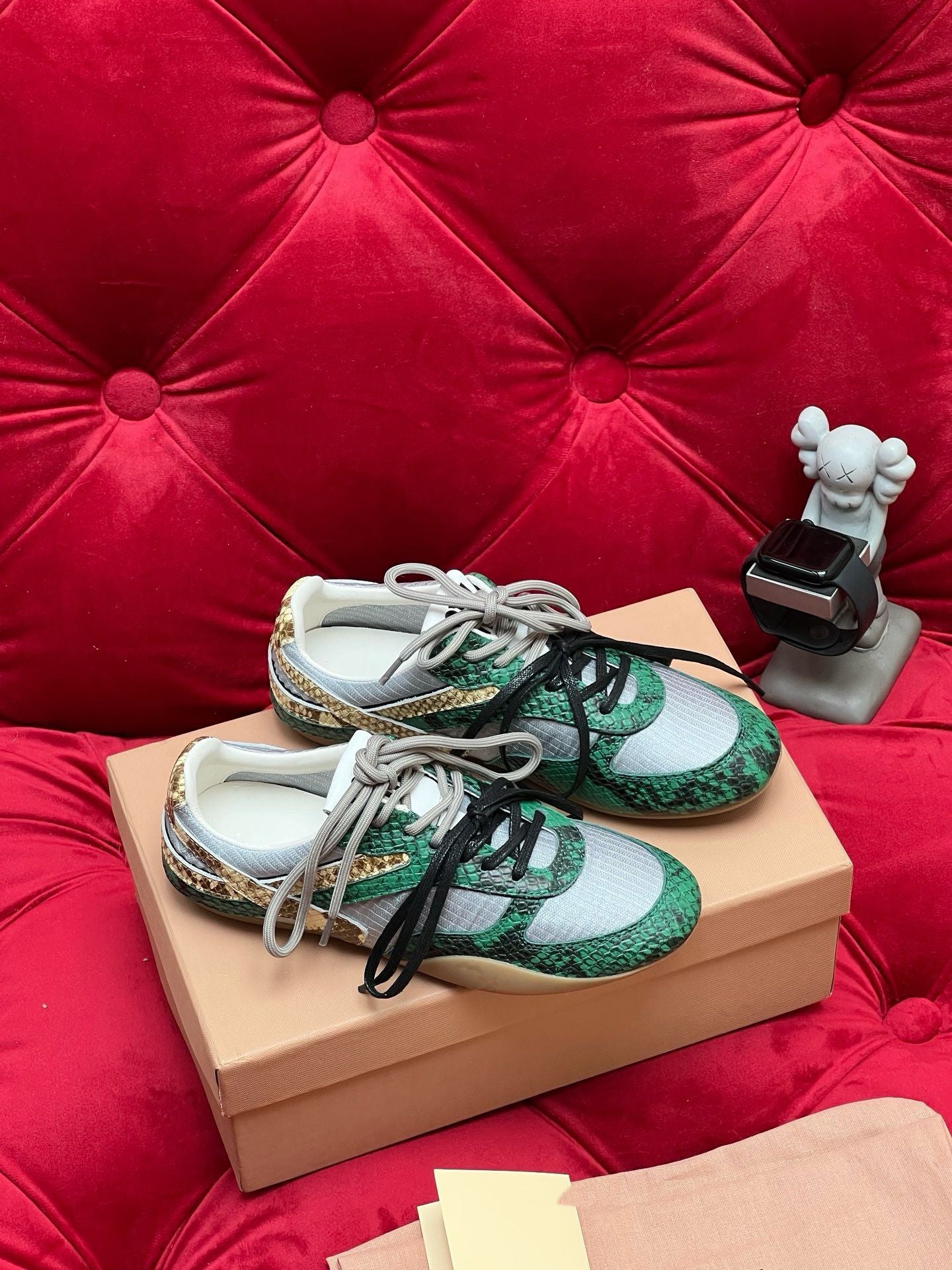 Color-matched Dezhun women's shoes