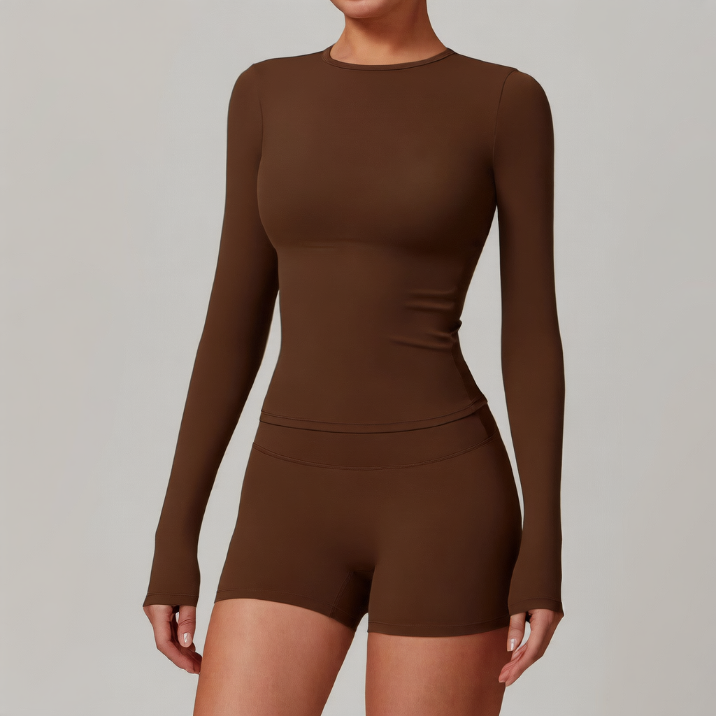 Tight-fitting yoga set