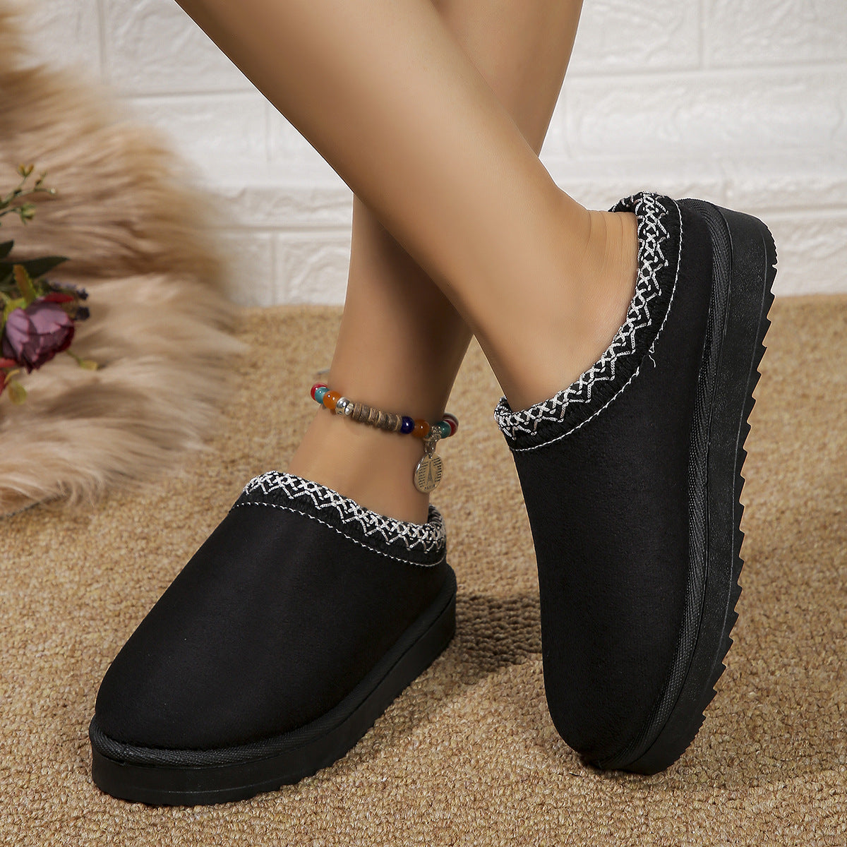 Thickened plush slippers