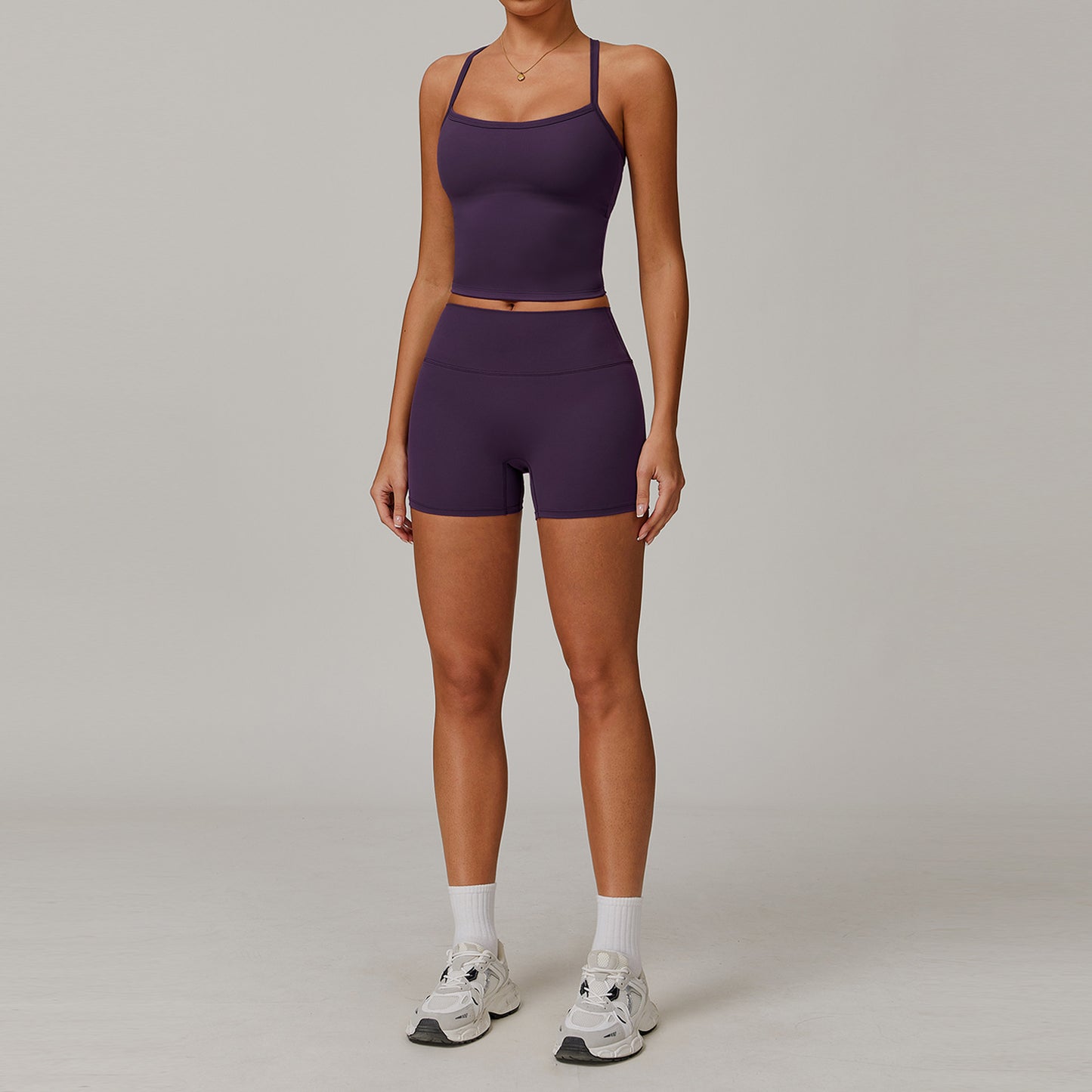 Tight-fitting yoga set