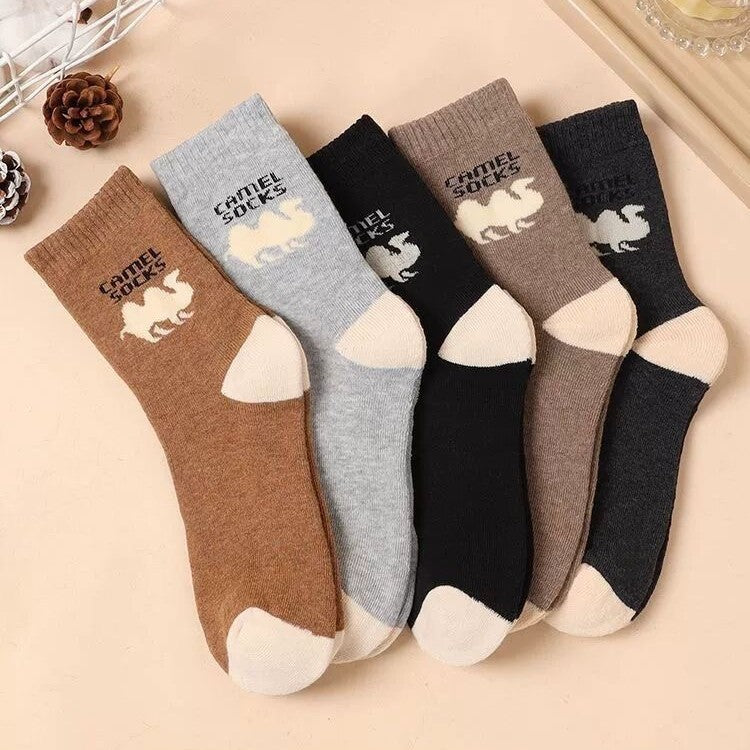 Men's camel-colored fleece socks for autumn and winter