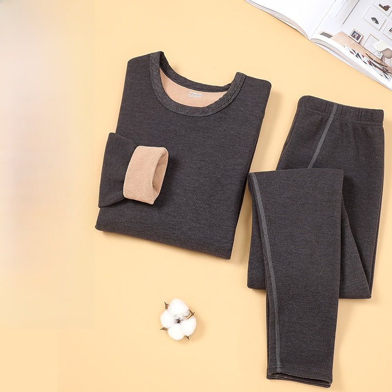 Men's thermal clothing is padded and thickened