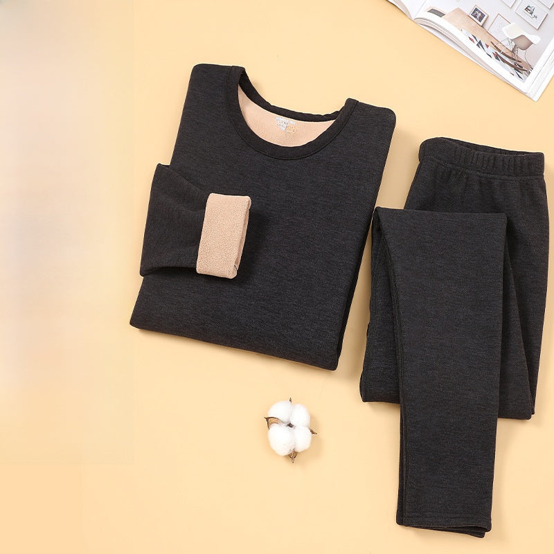 Men's thermal clothing is padded and thickened