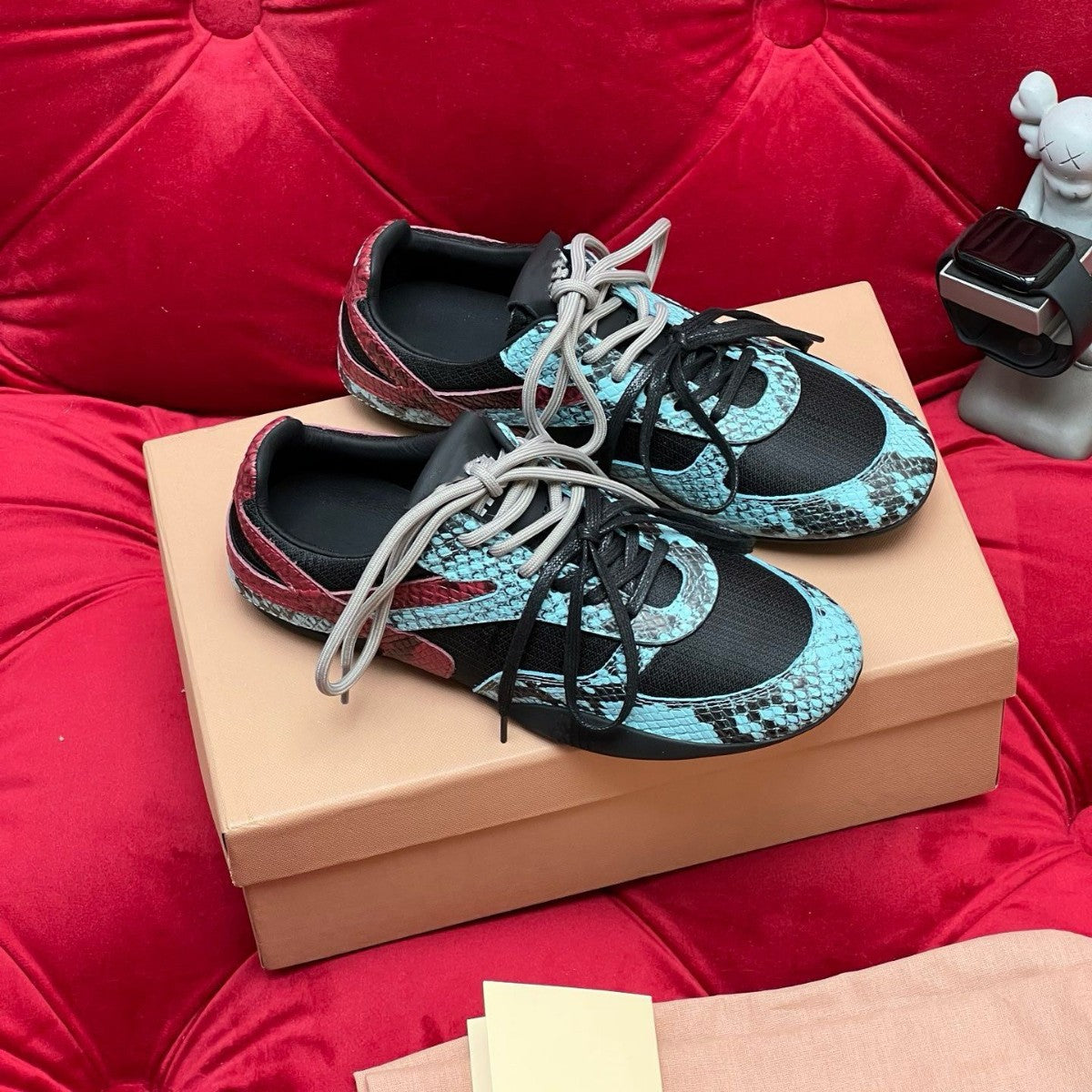Color-matched Dezhun women's shoes