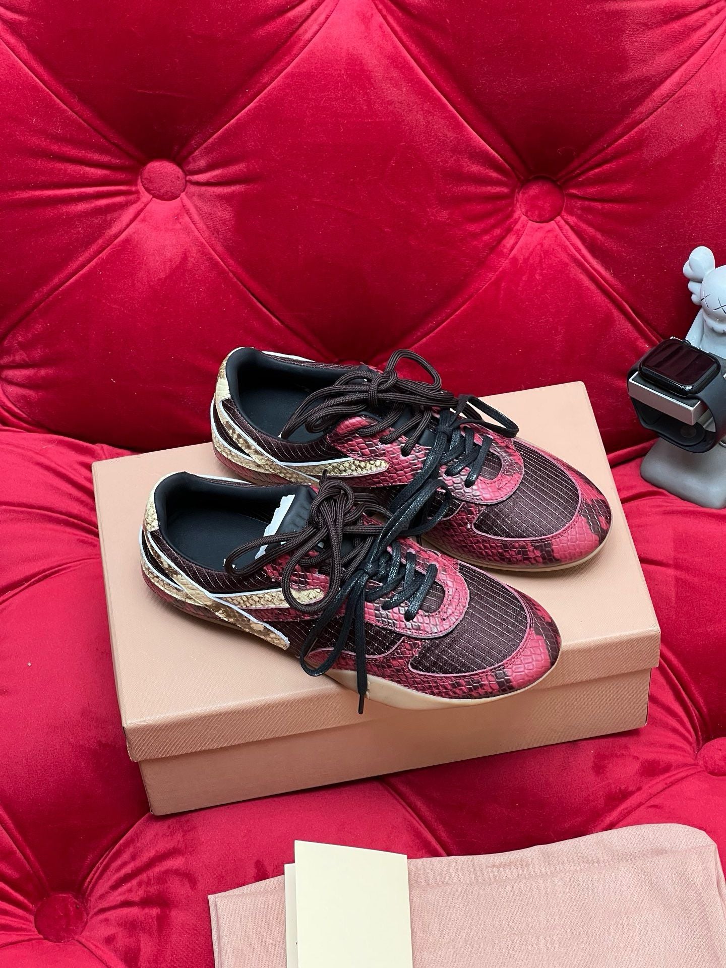 Color-matched Dezhun women's shoes