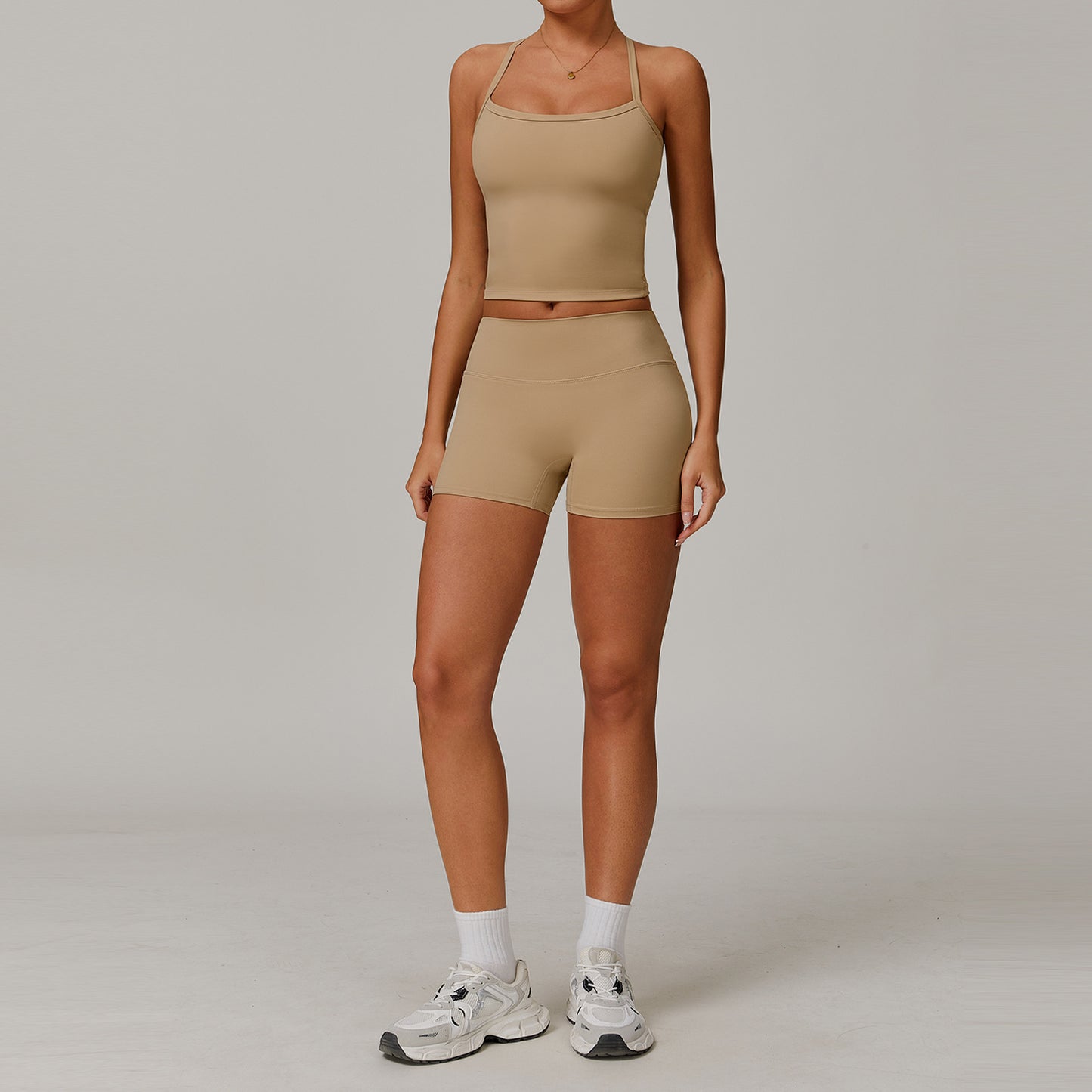 Tight-fitting yoga set