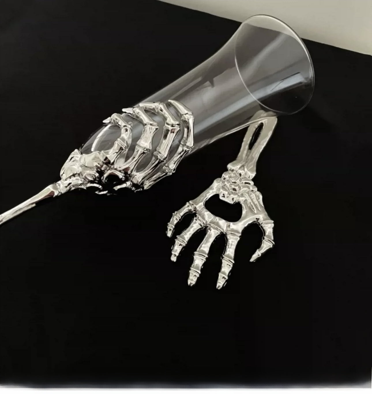 Creative Skull Bone Hand Champagne Glass