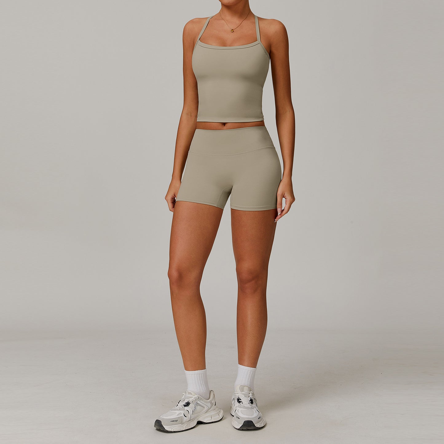 Tight-fitting yoga set